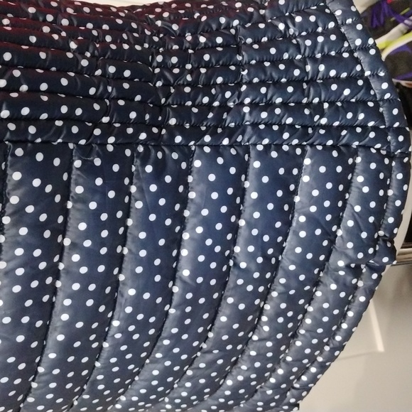 Tommy Hilfiger black and white polka dots zip vest. Large - Picture 9 of 9